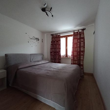 Apartament Da Lauretta Challand-Saint-Anselme Zewnętrze zdjęcie