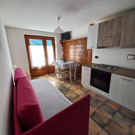 Apartament Da Lauretta Challand-Saint-Anselme Zewnętrze zdjęcie